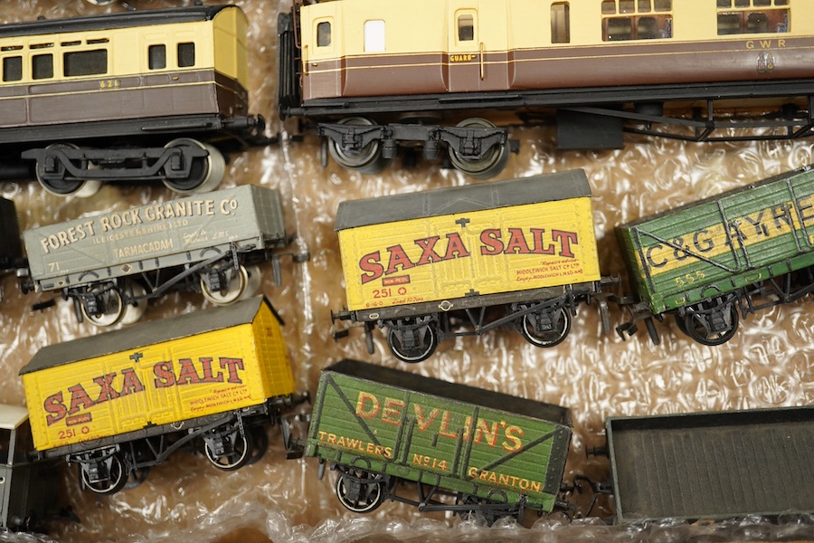 Twenty-two 00 gauge model railway items by Hornby Dublo, etc. including five locomotives; an LMS Duchess of Atholl, a BR Standard Class 4, 80054, a kit-built GWR Class 57xx, 8729, a GWR Castle Class, Bristol Castle, an S